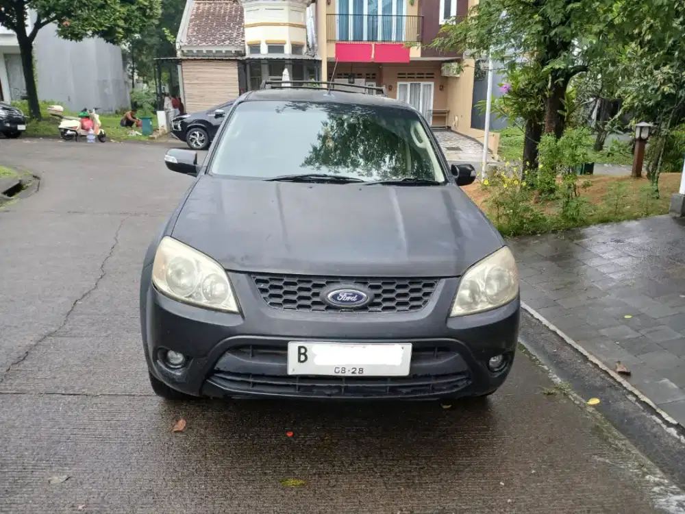 Ford escape 2012 hitam dijual cepat nego sampai jadi