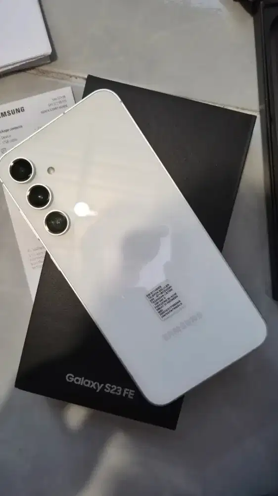 Samsung S23FE warna Putih 8/256gb