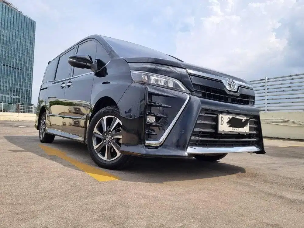 Toyota Voxy Sunroof 2.0 Matic 2019,,besar dan irit gan!!