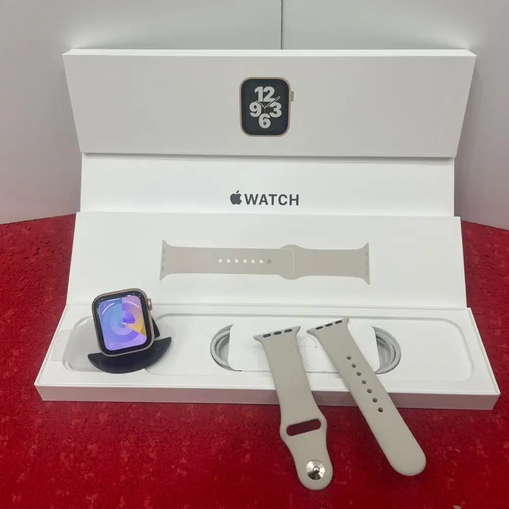 Apple watch Series SE 40mm Gold Aluminum