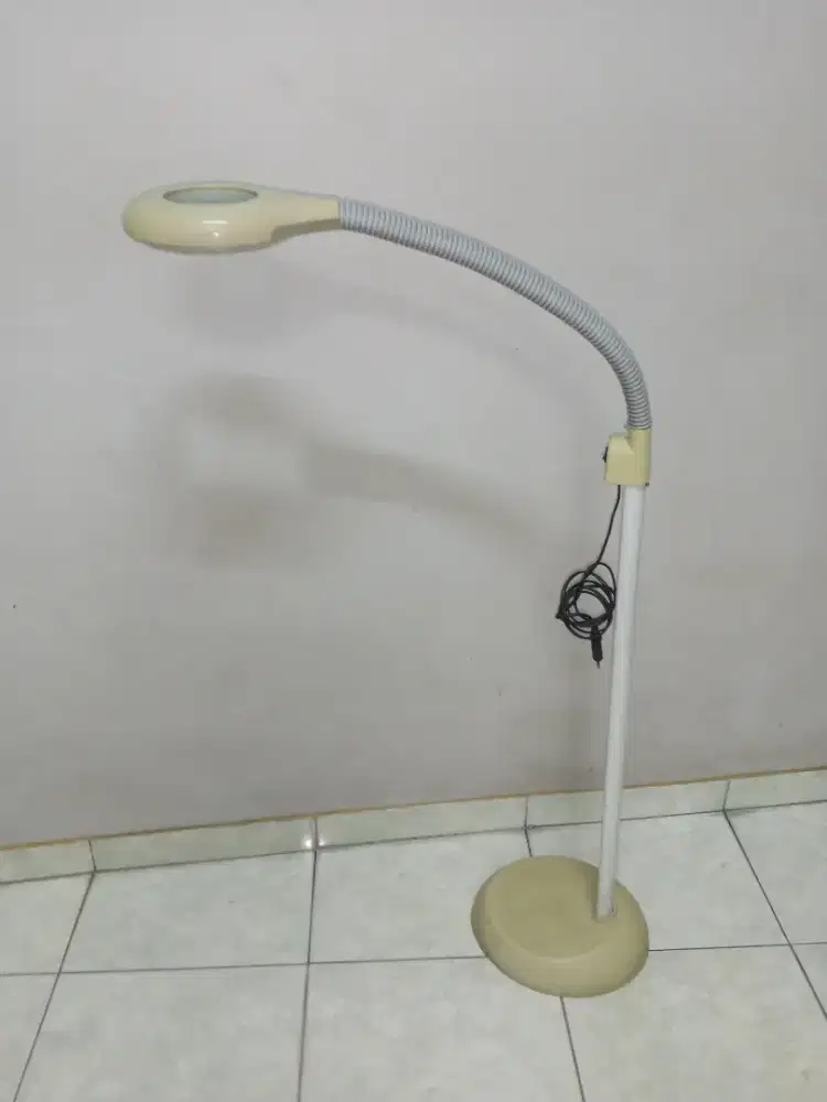 Lampu service lampu facial Rp.150rb harga toko masih 1,2jt,