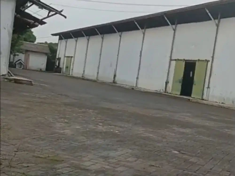 di jual gudang di pasar kemis