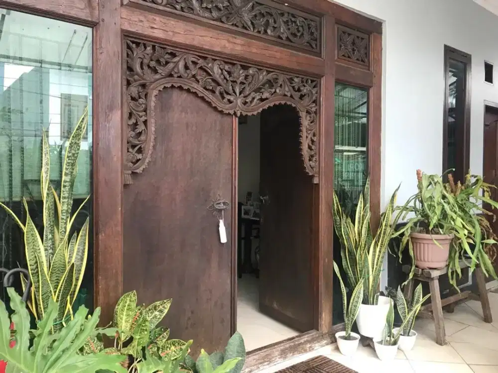 Rumah Akses Jalan 3 Mobil di Tebet Dalam Jakarta Selatan