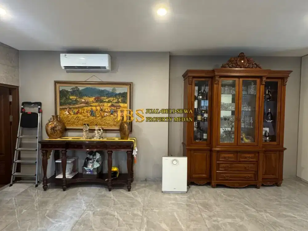 Dijual Rumah Mewah di Inti Kota di Jalan S. Parman (Daerah Petisah) - Medan