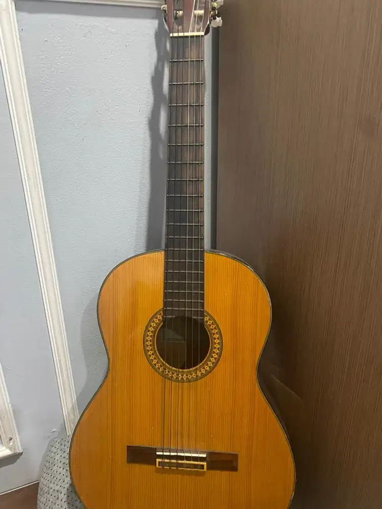 Gitar merk yamaha