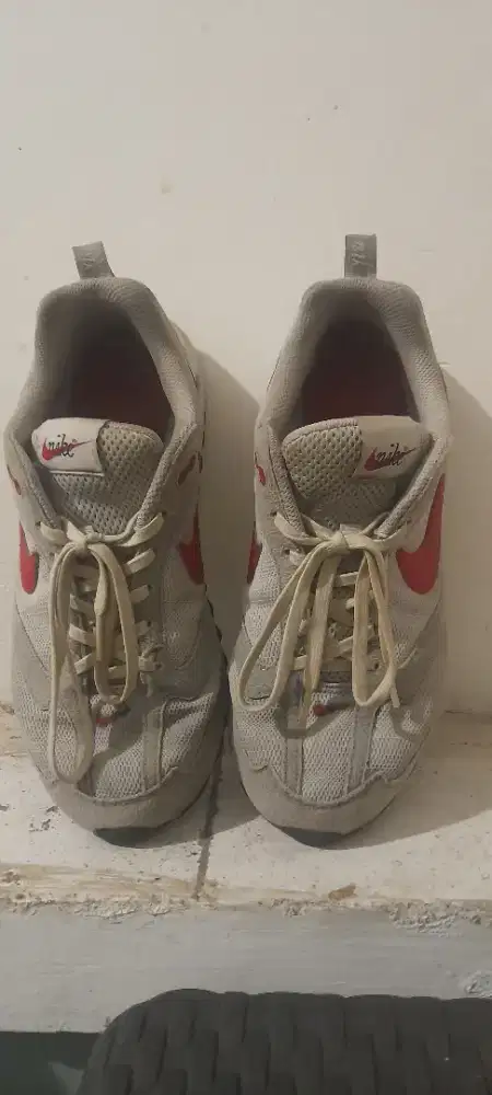 Sepatu Nike Air Max ukuran 42