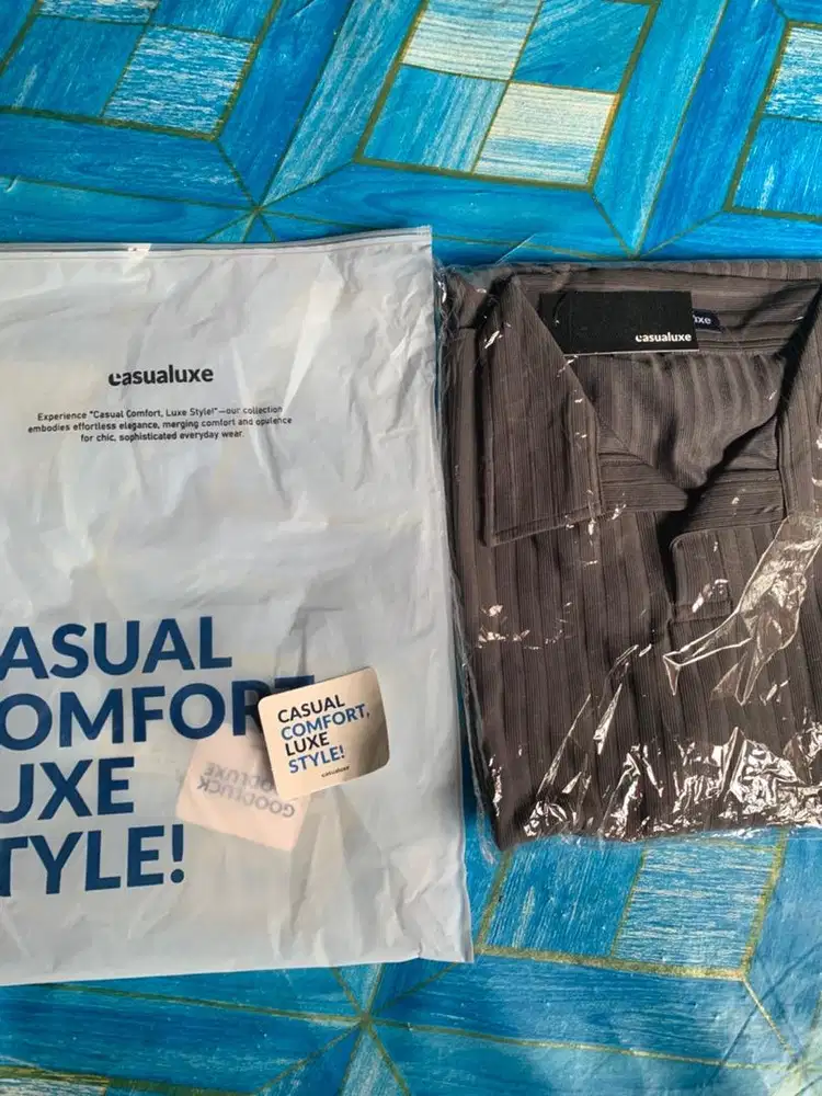 Kemeja cowok lengan pendek