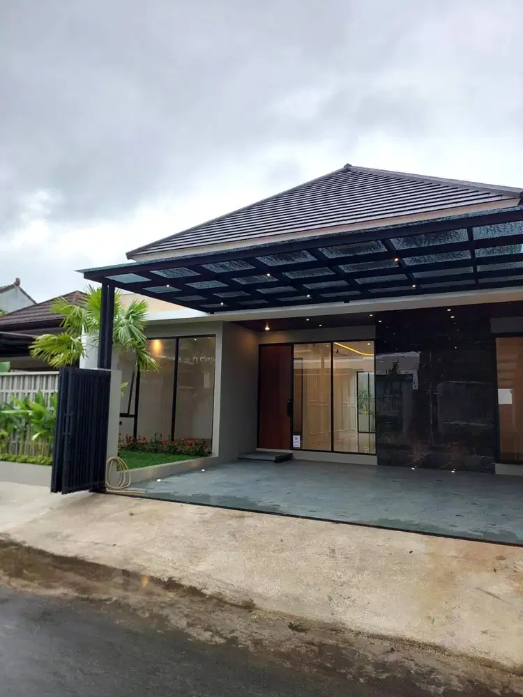 Rumah Luas Desain Cakep di Purwomartani
