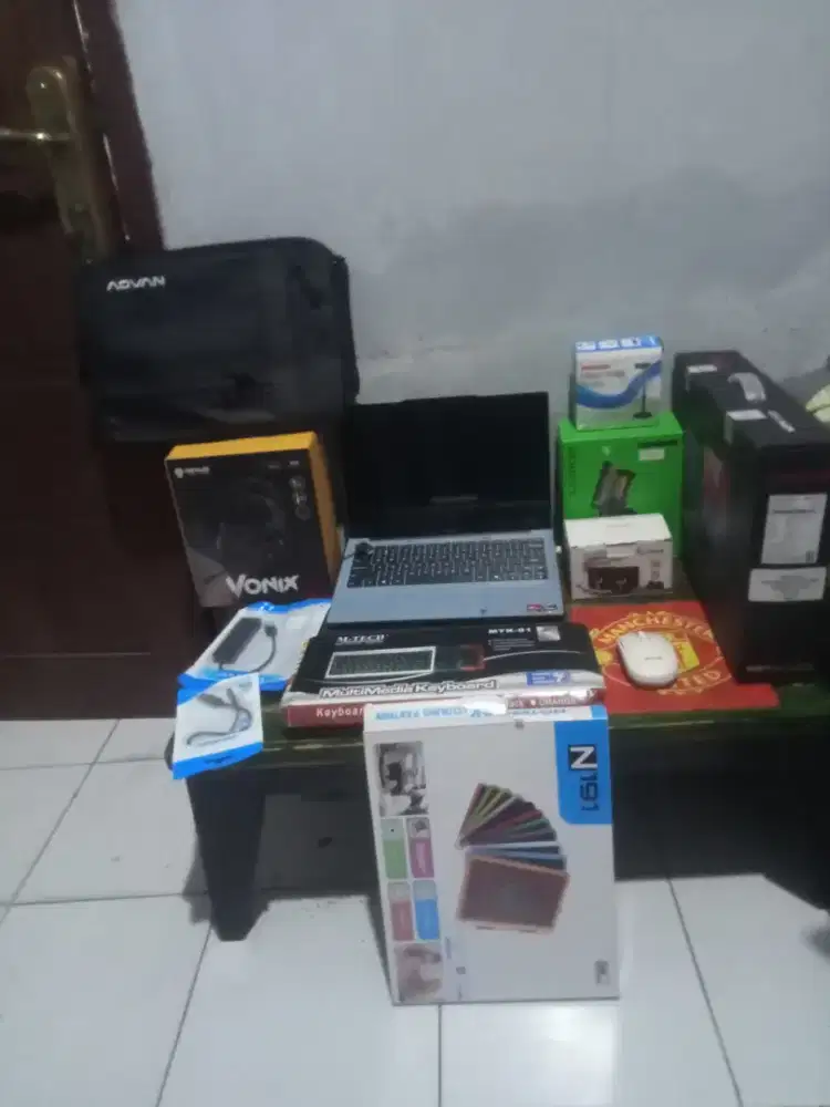 Laptop advan workmate dan Aksesoris