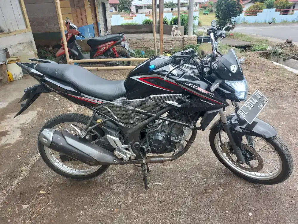 Honda CB150R hitam tahun  2016