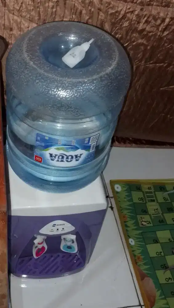 Dispenser dan galon Sanex msh ada dus (normal)