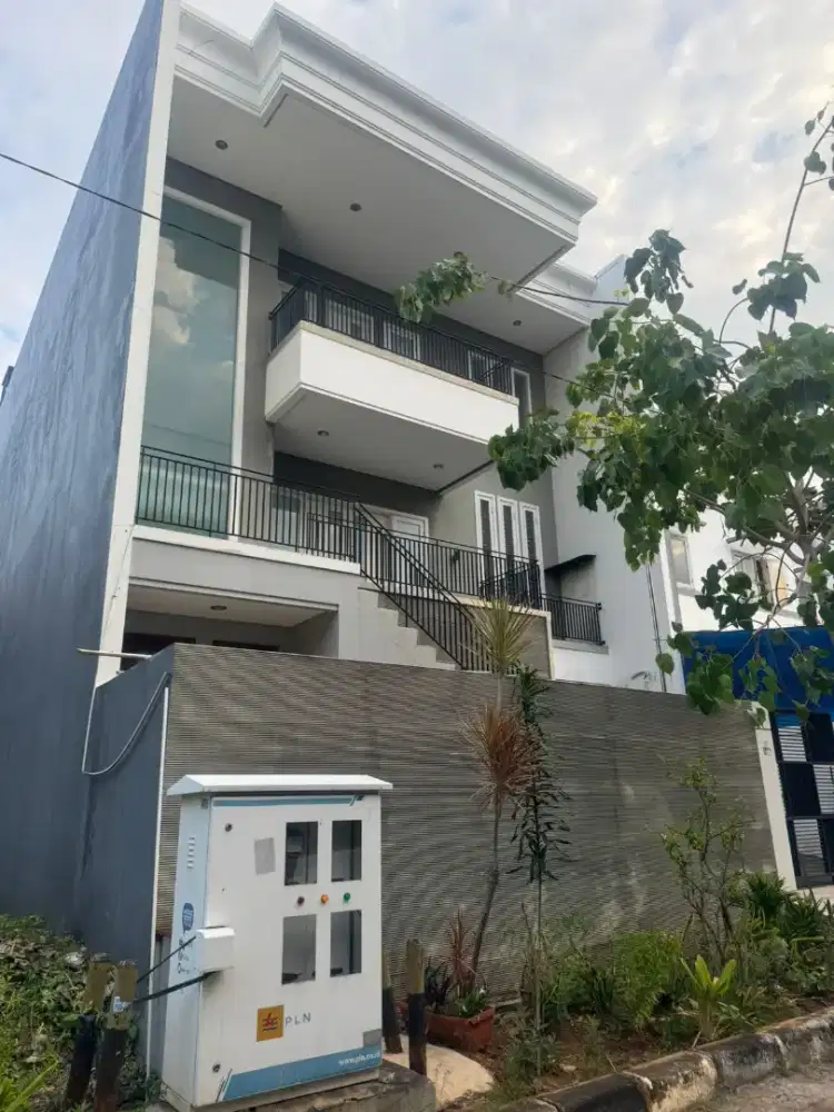 Pik - Rumah Semi Furnished Murah