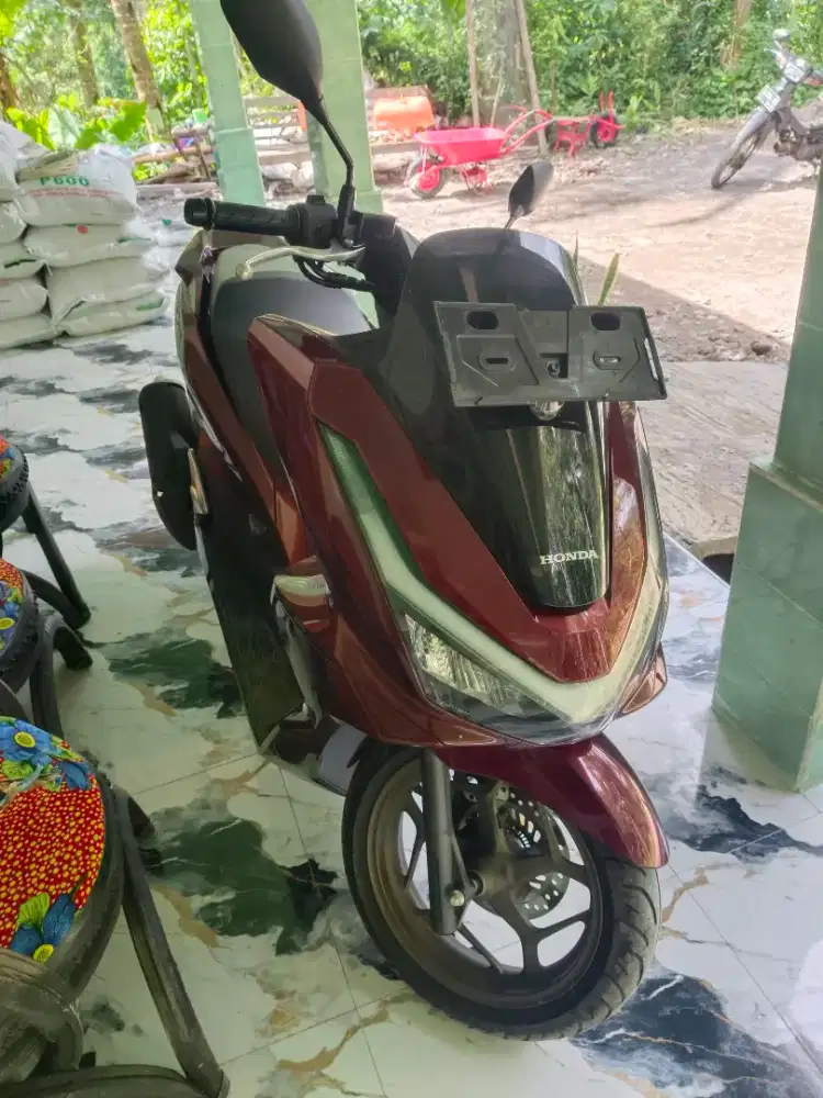 Honda PCX Roadsync Burgundy