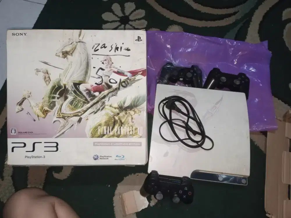 PS3 slim warna putih 250GB