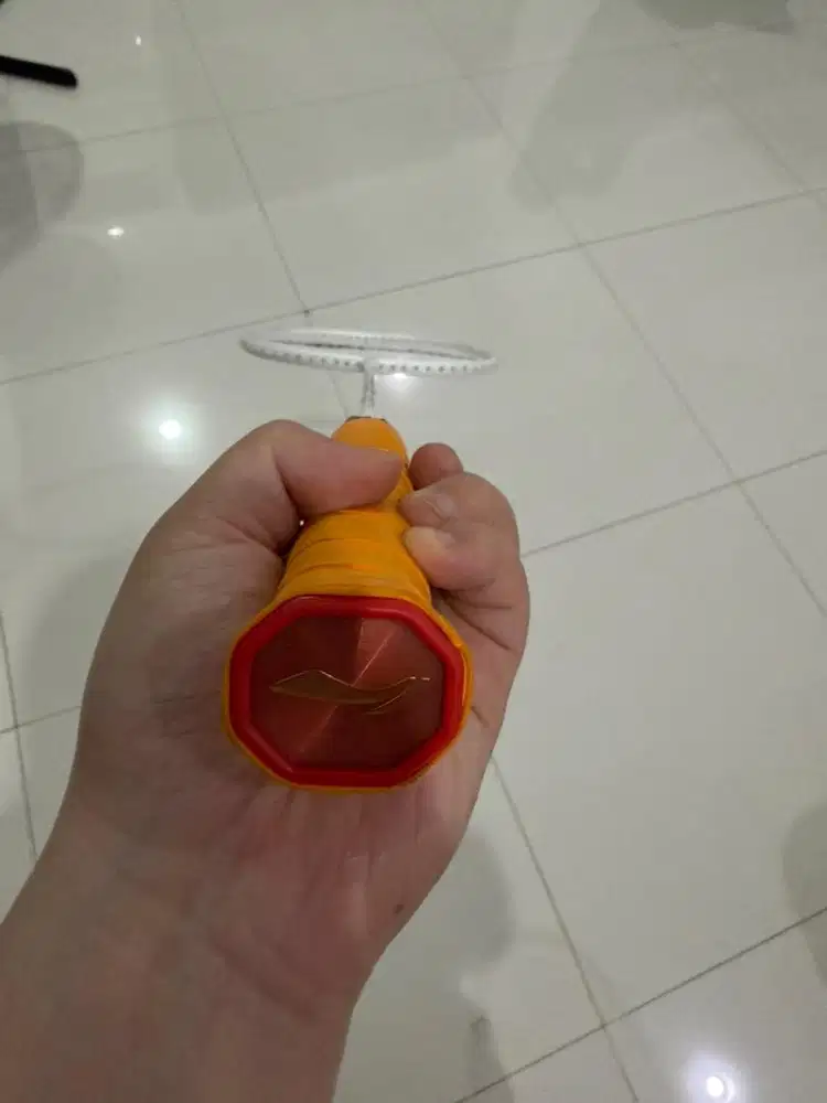 Raket bulu tangkis lining windstrom 79H