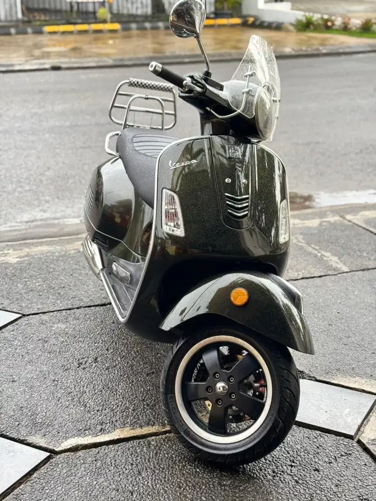 vespa gts 150cc 3v tahun 2016