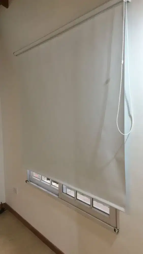 roll blind penutup jendela