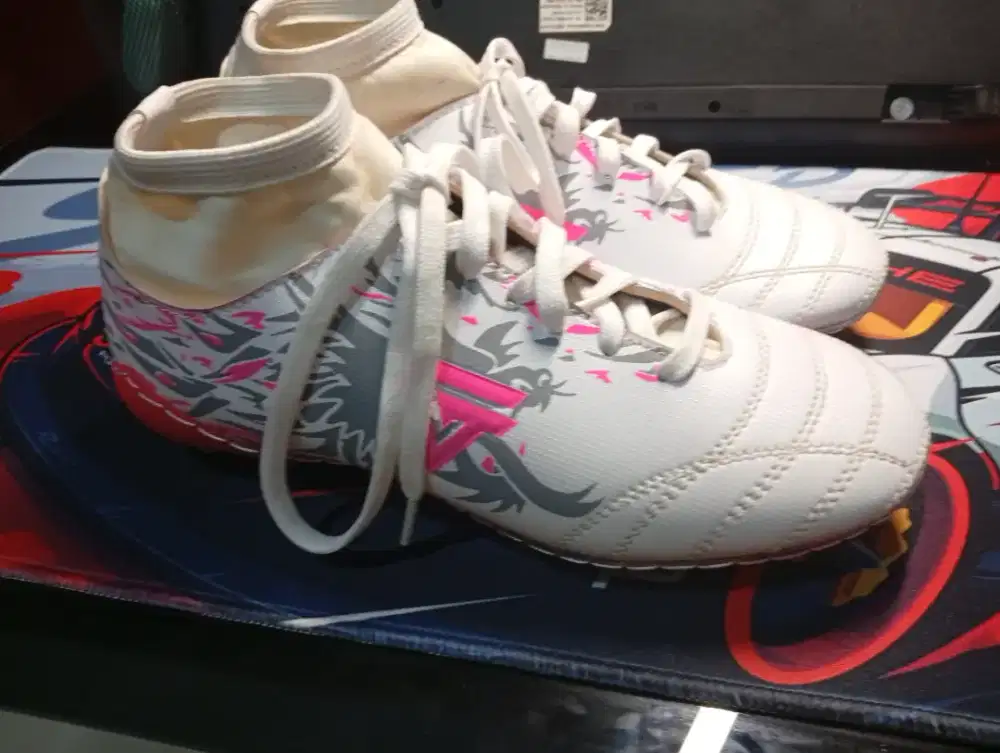 SEPATU BOLA ORI SIZE 40-41 BISA NEGO