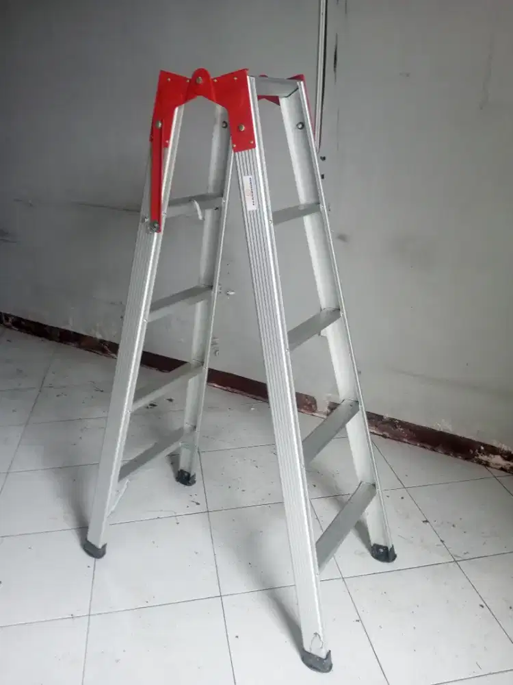 Dijual Cepat Tangga Aluminium