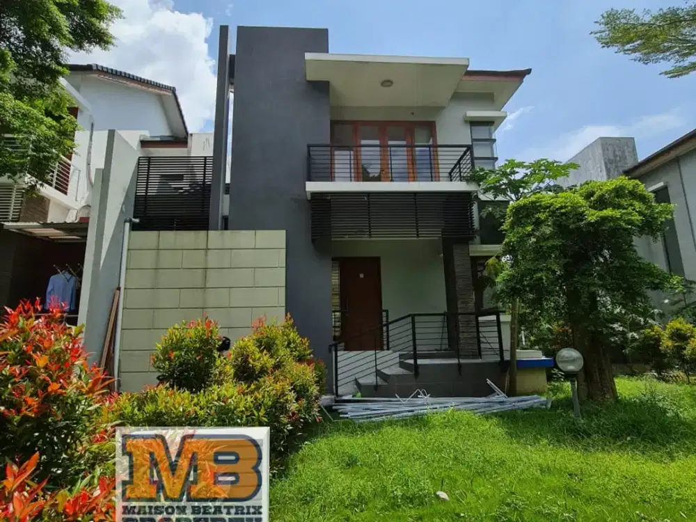 DISEWAKAN RUKO LEBAR 10 DENGAN 2 MUKA/FACADE DI RUKO MANHATTAN