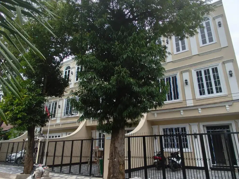 DIJUAL RUMAH BARU PREMIUM AMERICAN MODERN 3 LANTAI JAGAKARSA JAKARTA SELATAN