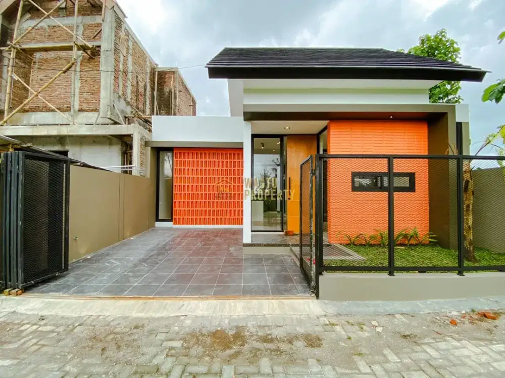 RUMAH MODERN TROPIS, DEKAT JALAN KALIURANG KM 11 DI NGAGLIK