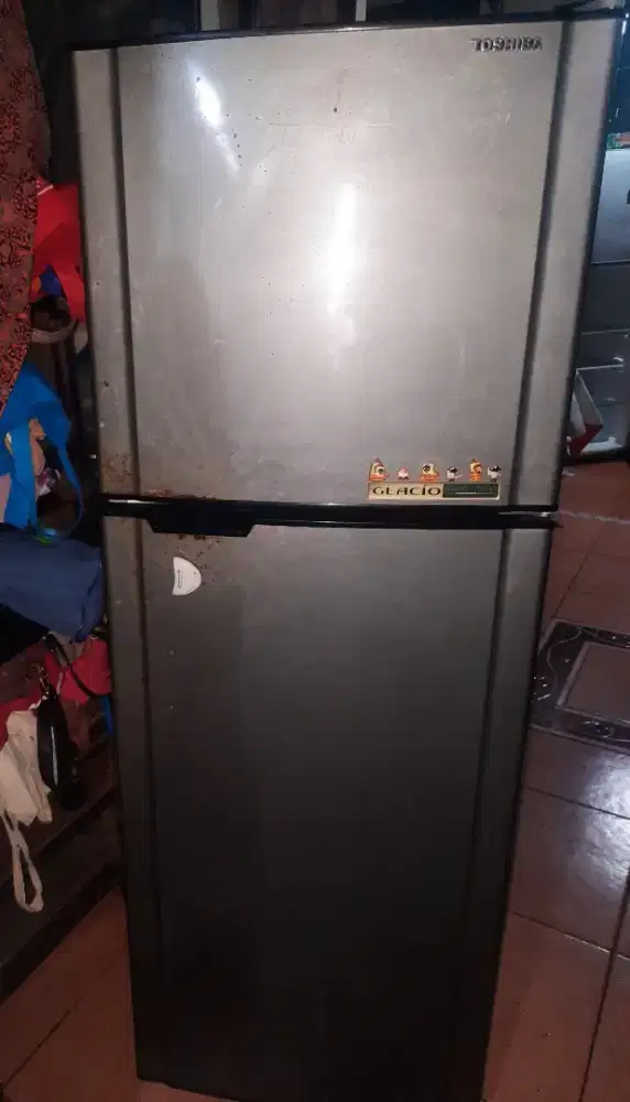 Kulkas toshiba glacio 2 pintu