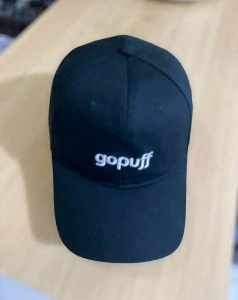 TOPI HITAM SIMPLE CAPS GOPUFF ORI