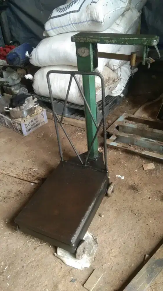 Timbangan duduk manual 150 kg