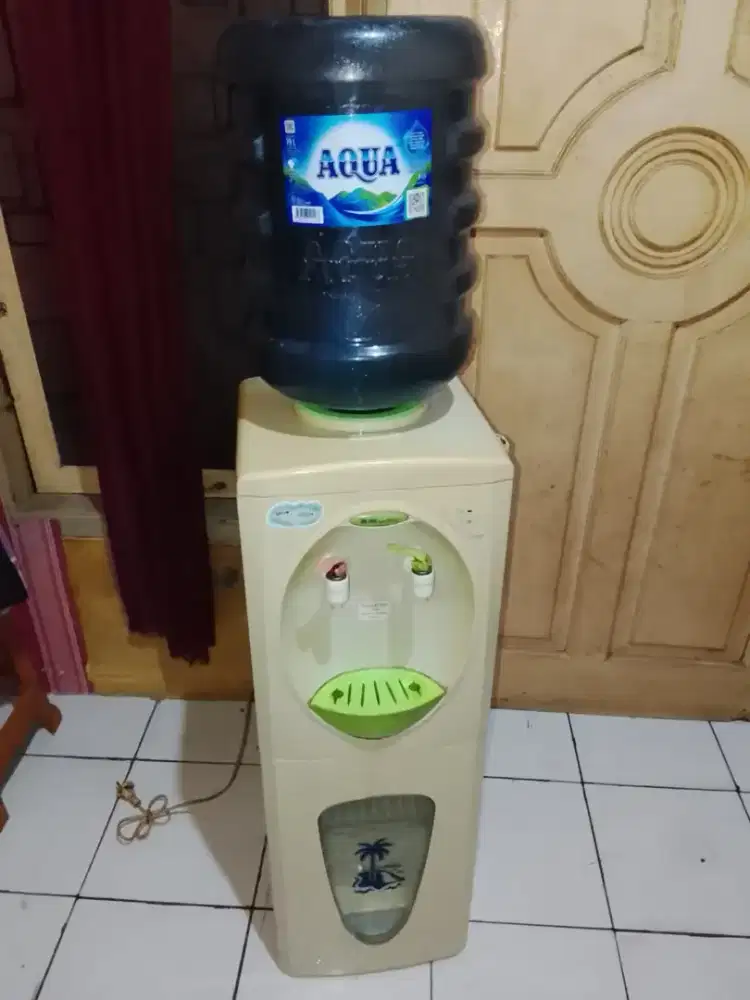 dispenser galon atas merk miyako plus galon aqua