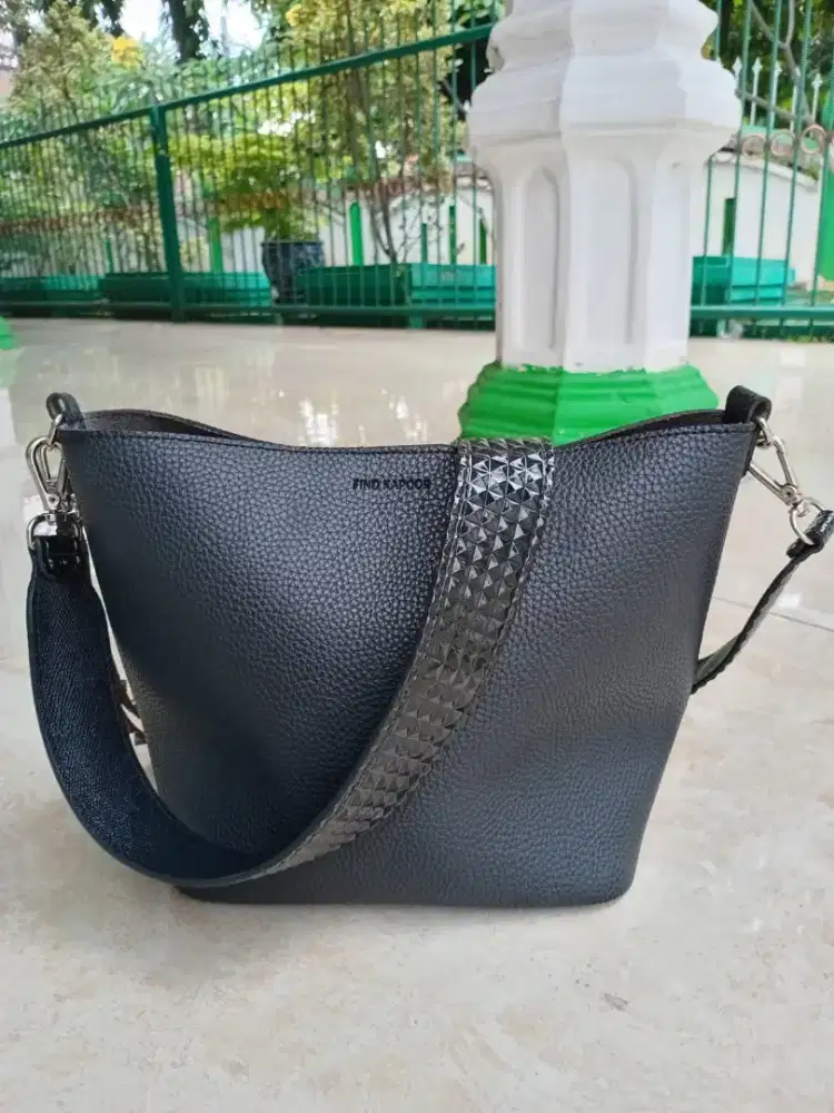 Sling Bag Find Kapor Made in Korea Leather Black Womens Original