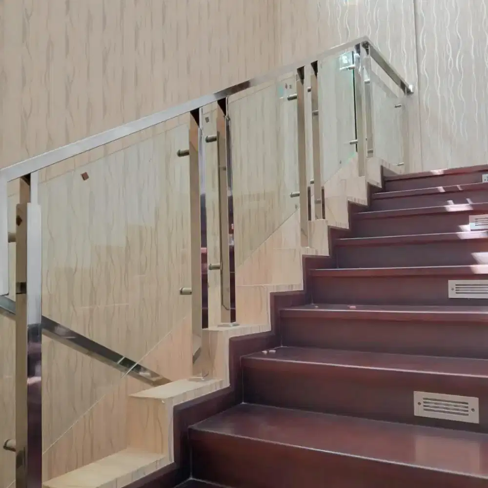 Rillingtangga kaca setenlis