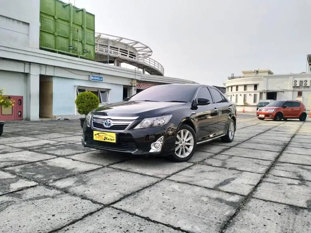 Toyota Camry Hybrid 2012 Istimewa