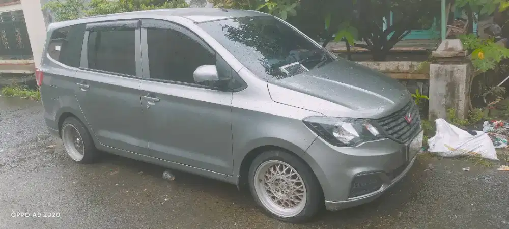 Wuling confero abu interior black glossy