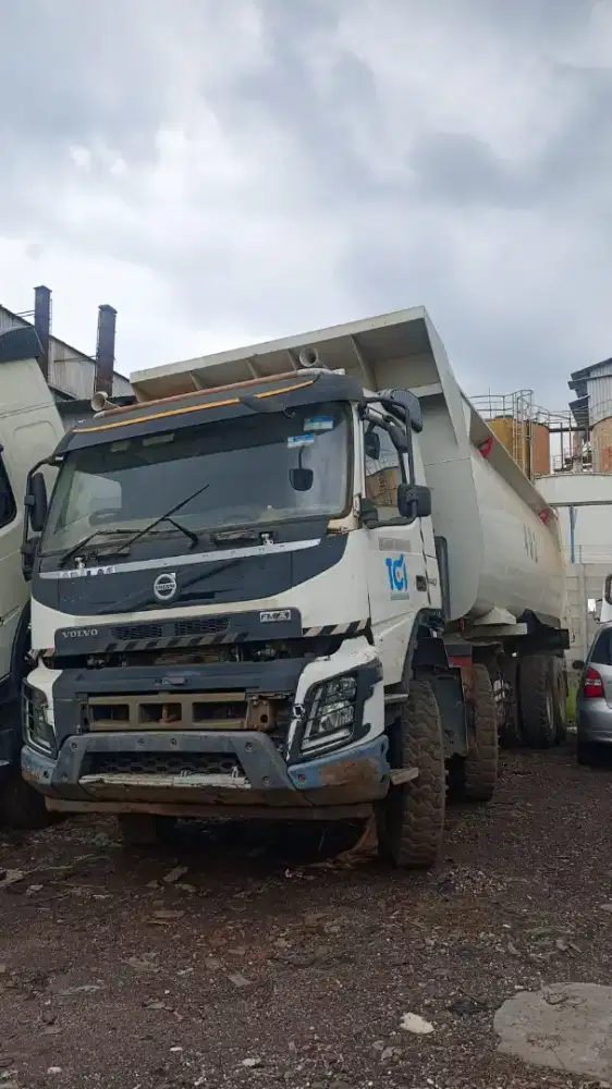 Volvo FMX440, 2016 dump truk tronton 8x4