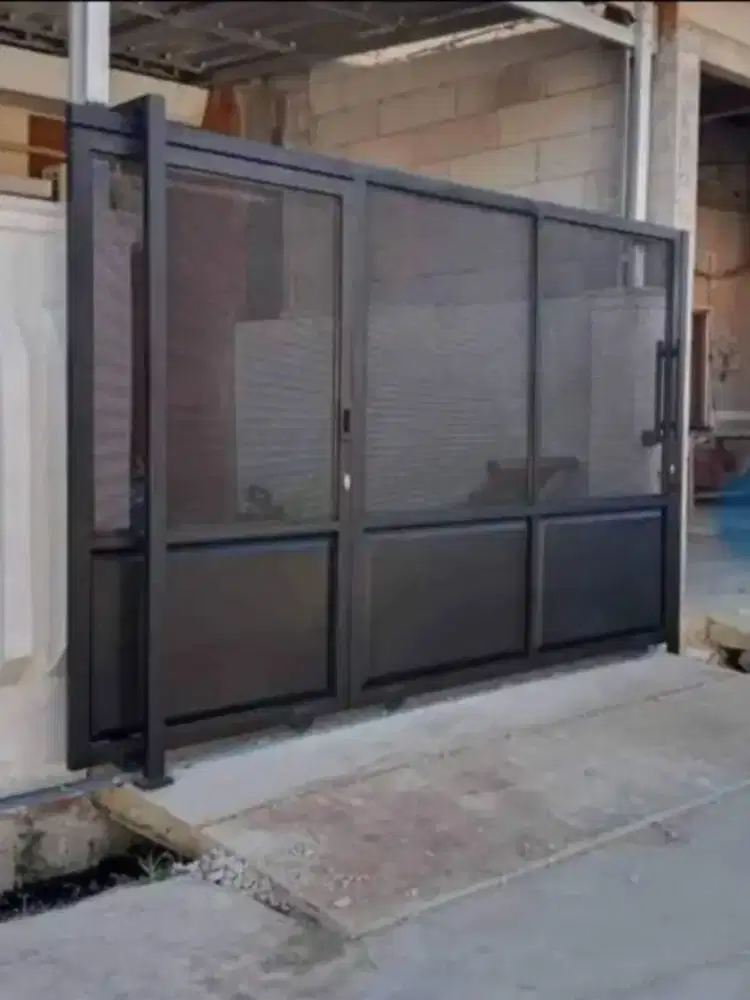 Pintu Pagar Dorong Gendong