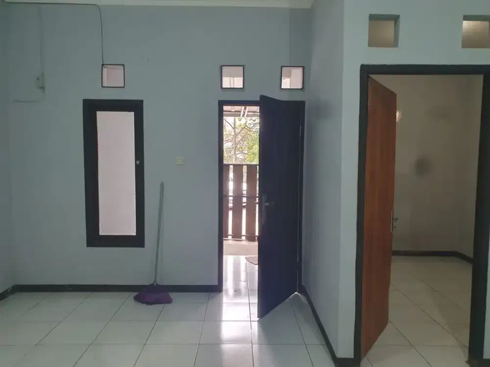 DISEWAKAN RUMAH DI DAERAH MANJAHLEGA MARGAHAYU RAYA KOTA BANDUNG