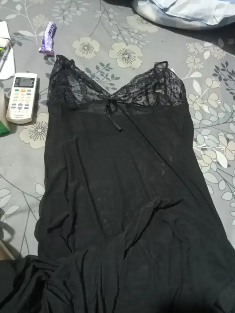 Linjeri wanita warna hitam