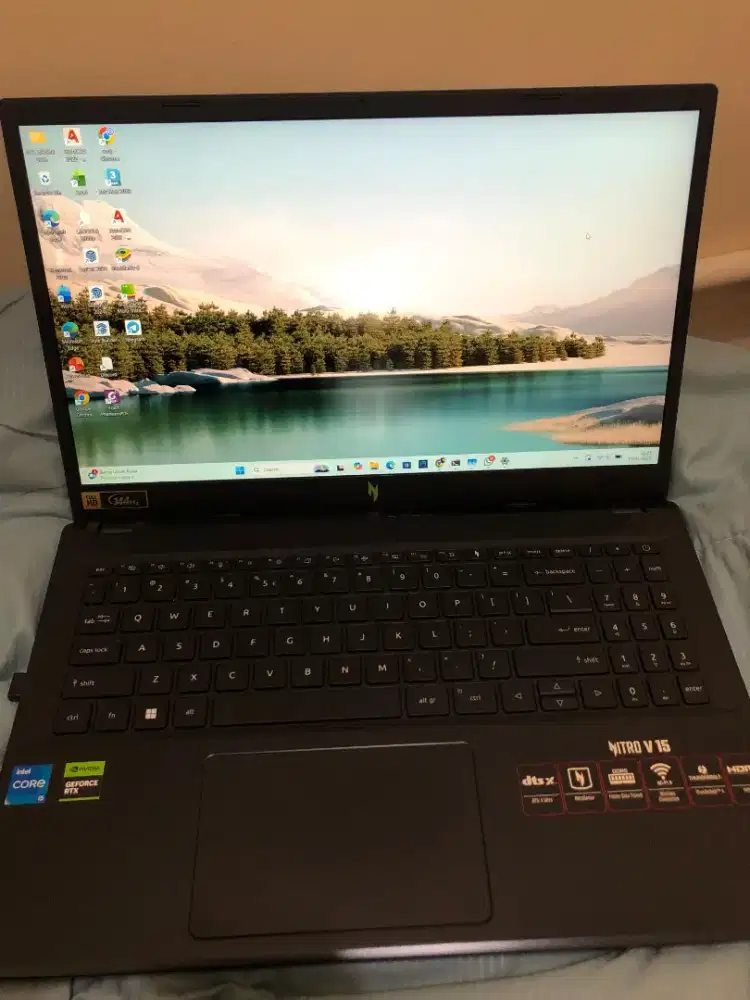 Acer  Nitro V15 LIKE A NEW GARANSI MASIH AKTIF