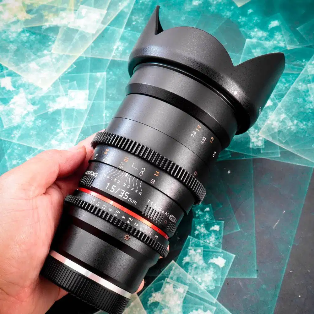 Samyang 35mm T1.5 VDSLR UMC II Cine Lens. Fullset Mulus Sekali