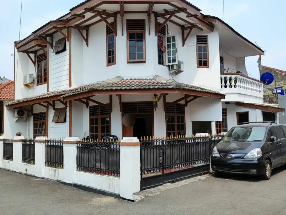 Dijual Rumah Hoek 2 Lantai di Jatiwaringin Asri Pondok Gede Bekasi