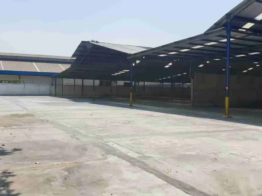 Disewakan Cepat Gudang Strategis di Pinngir Jalan Raya Narogong Bekasi