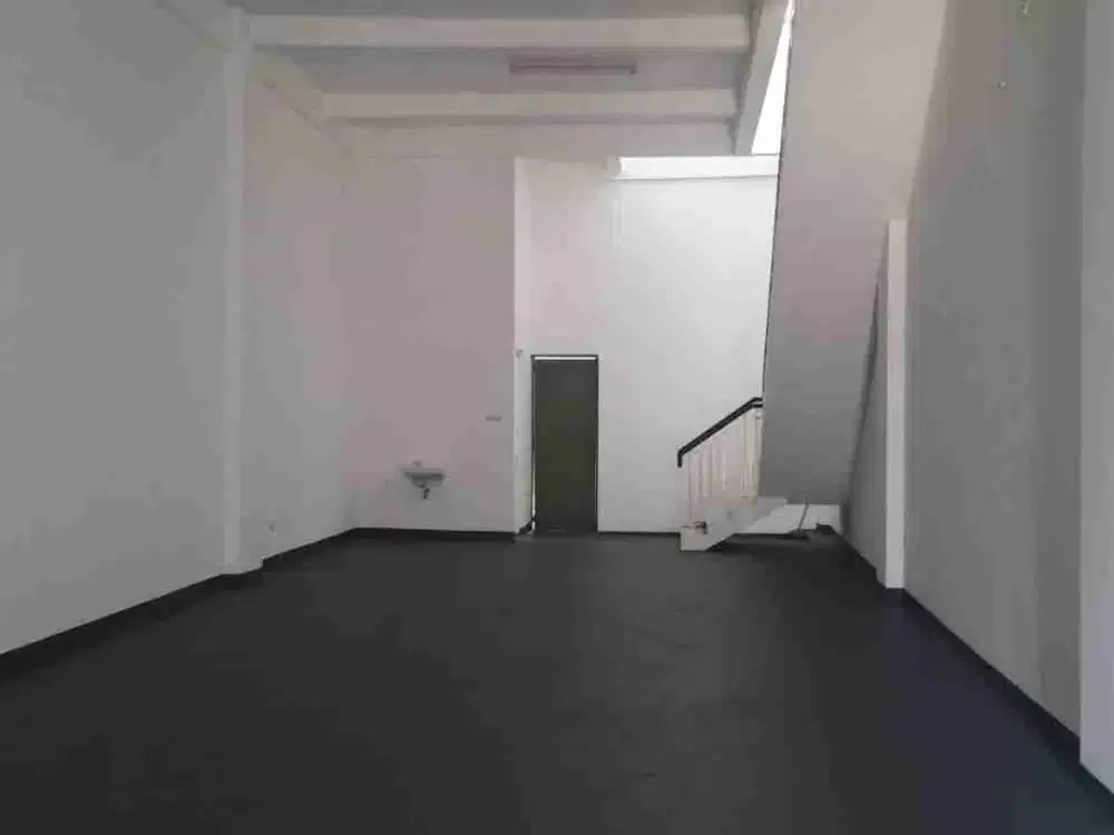 Disewakan Cepat Gudang 2 Lt di Kwasan Pergudangan Bizpark 3 Kranji Bekasi