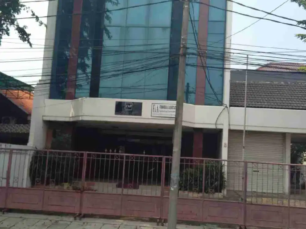 Gedung kantor & rumah harga NJOP, bagus, siap huni di Cideng
