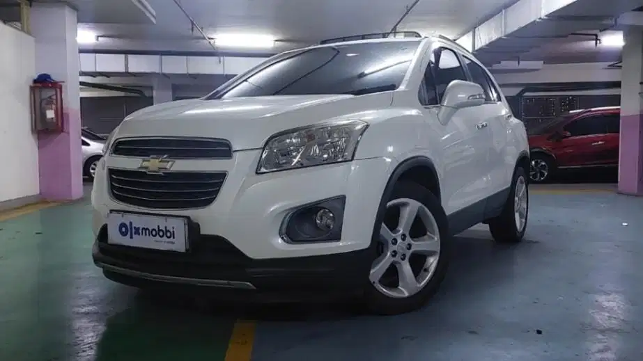 TDP 6,JT Chevrolet Trax 1.4 LTZ Bensin-AT Hitam 2016