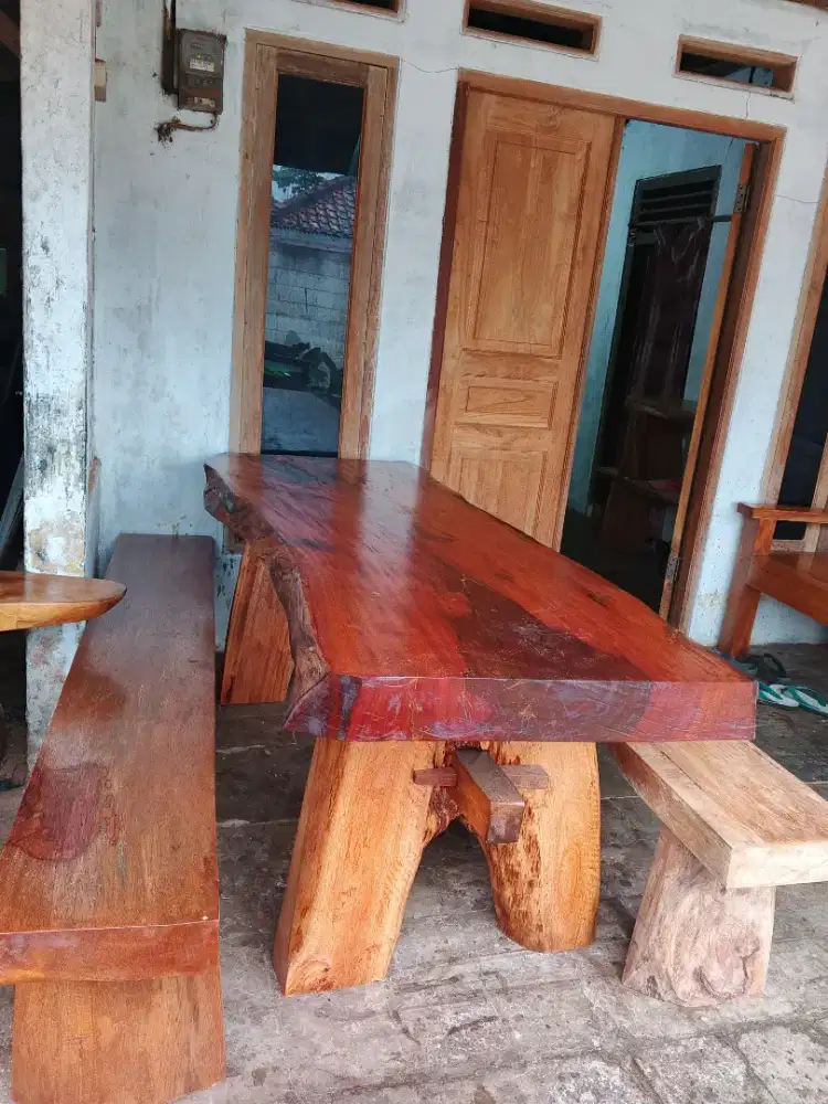 Meja makan antik mahoni solid