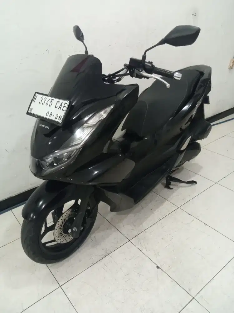 Honda PCX 160 2023 Hitam glossy