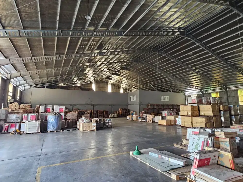 GUDANG CITEUREUP BOGOR SHM SIAP HUNI Masuk container 40 feet