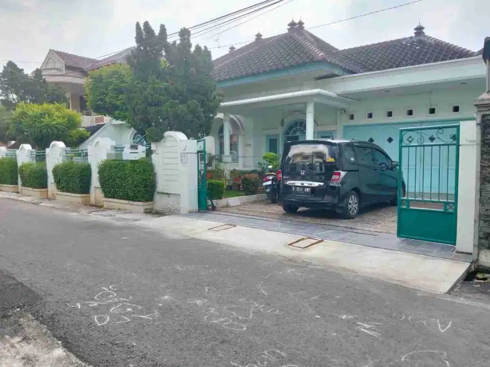 Rumah besar 612 m siap huni di pondok kelapa Jakarta Timur