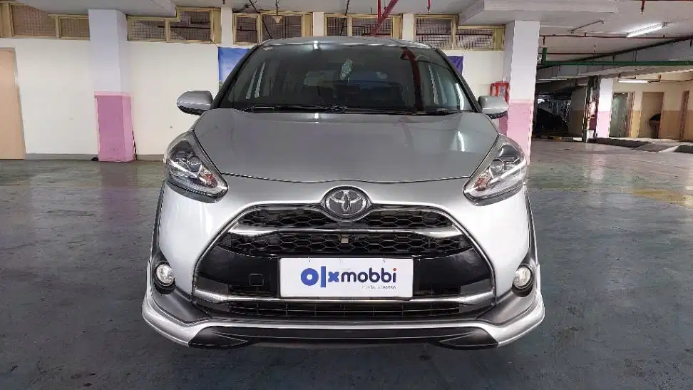 TDP 8,JT Toyota Sienta 1.5 Q Bensin-AT Silver 2016